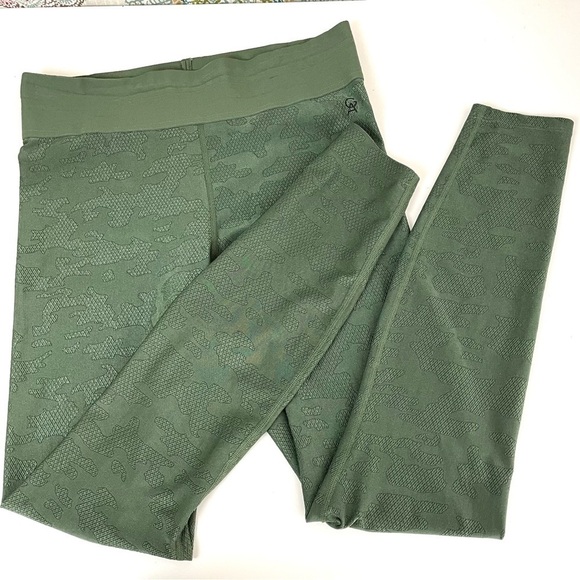 Good American Icon Jacquard Cactus Green Camo Legging - Picture 11 of 12